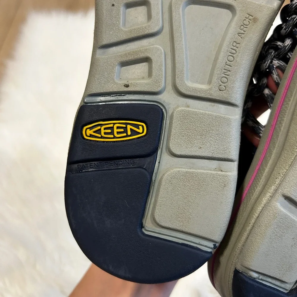 KEEN Newport H2 Water Sandal Navy Pink Athletic Outdoor Women Size‎ 9.5